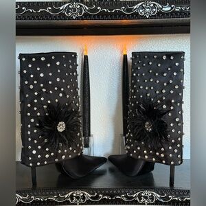 NWOT Azalea Wang Blaise Black Diamond Studded Boots With Flower Detail Size 7